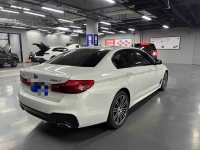 BMW 5 Series 2018, 121000 км, за 108800 CNY - фото 9