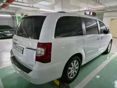 Chrysler Grand Voyager 2014, 120000 км, за 9900000 KRW - фото 4