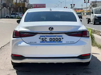 Lexus ES 2018, 69000 км, за 139800 CNY