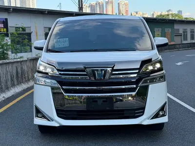 Toyota Vellfire 2023, 110000 км, за 438000 CNY