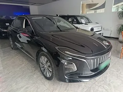 Hongqi Hongqi E-QM5 2023, 47600 км, за 72400 CNY