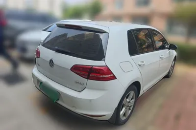 Volkswagen Golf 2015, 71400 км, за 49088.14 CNY