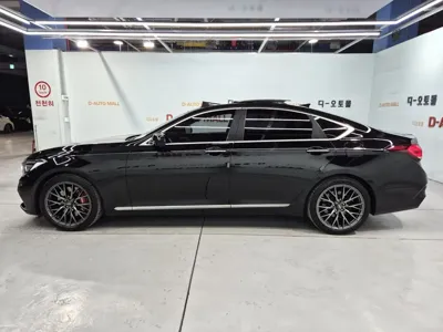 Hyundai Genesis 2015, 128000 км, за 13600000 KRW