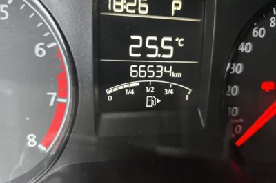 Volkswagen Polo 2016, 66500 км, за 35750.52 CNY - фото 12