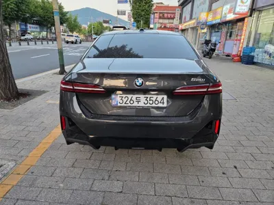 BMW 5-Series 2025, 5100 км, за 72200000 KRW - фото 4
