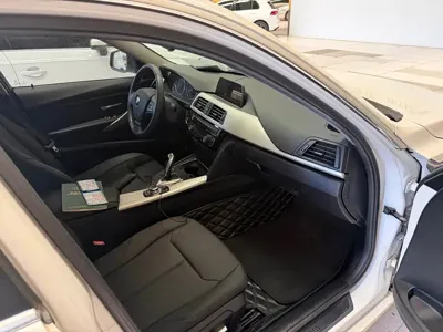 BMW 3 Series 2016, 80000 км, за 63000 CNY