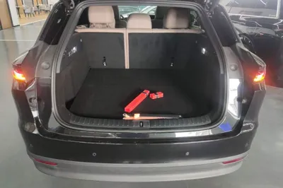 Li Auto Li Auto i6 2025, 4400 км, за 248984.24 CNY