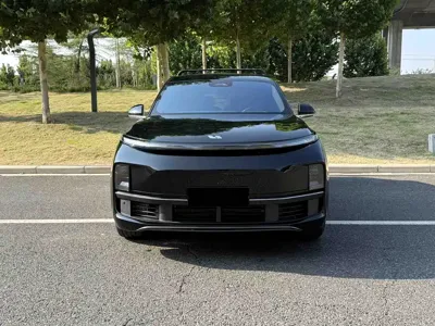 Li Auto Li L8 2023, 50000 км, за 158000 CNY