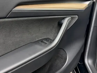Tesla Model Y 2022, 75000 км, за 158800 CNY - фото 10