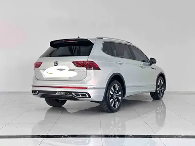Volkswagen Tiguan L 2022, 10100 км, за 123900 CNY