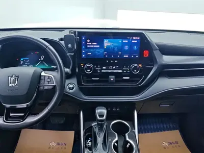 Toyota Crown Kluger 2023, 41400 км, за 216800 CNY - фото 13