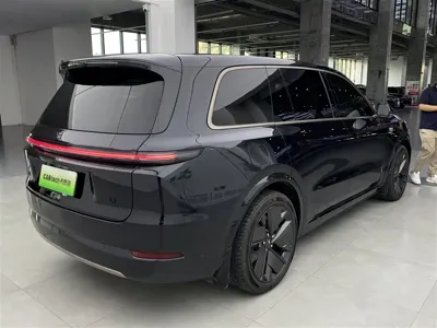 Li Auto Li L9 2025, 17100 км, за 342800 CNY