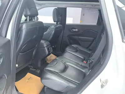 Jeep Cherokee 2016, 110800 км, за 32800 CNY - фото 11