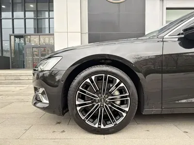 Audi A6L 2024, 32000 км, за 275000 CNY