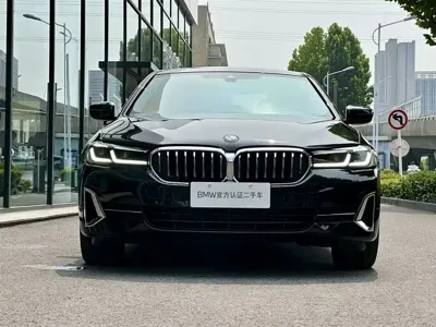 BMW 5 Series 2022, 73000 км, за 205799 CNY