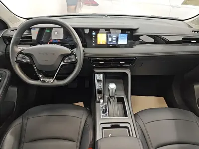 Roewe i5 2025, 100 км, за 54500 CNY - фото 10