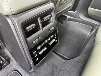 Porsche Macan EV 2025, 17000 км, за 598000 CNY - фото 18