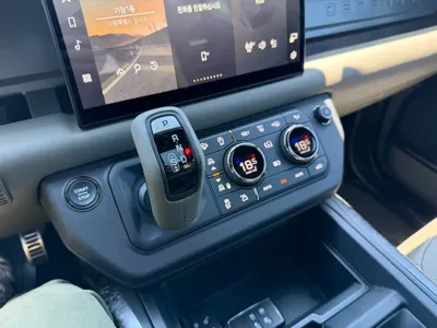 Land Rover Defender 2025, 7500 км, за 229990000 KRW - фото 8