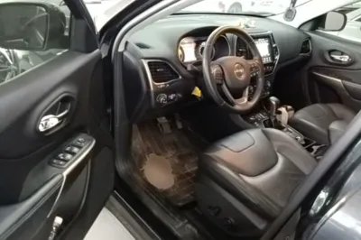 Jeep Cherokee 2019, 58400 км, за 70032.68 CNY - фото 19