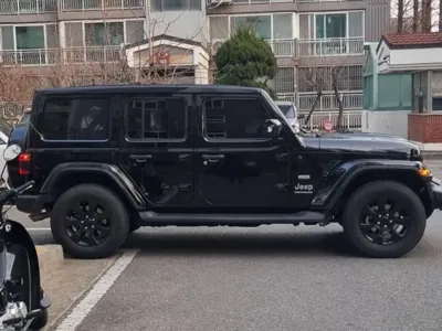 Jeep Wrangler 2023, 36372 км, за 48600000 KRW - фото 3