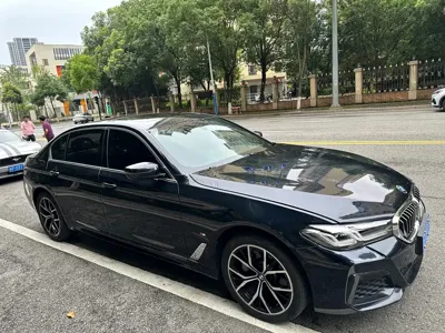 BMW 5 Series 2022, 40000 км, за 198000 CNY