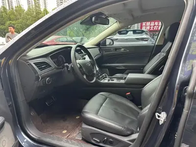 Ford Taurus 2021, 71000 км, за 92800 CNY - фото 4
