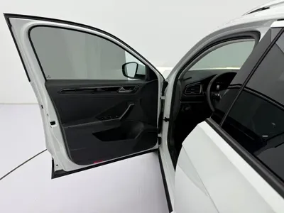 Volkswagen T-Roc 2022, 24700 км, за 123800 CNY - фото 21