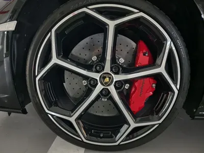 Lamborghini Huracan 2023, 4011 км, за 367000000 KRW - фото 8