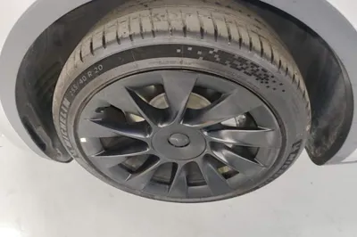Tesla Model Y 2023, 41500 км, за 200510.15 CNY - фото 8