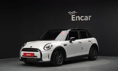MINI Cooper · 2023 год