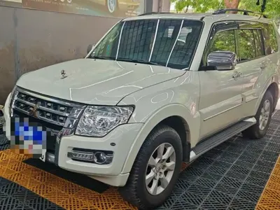 Mitsubishi Pajero (Import) · 2025 год