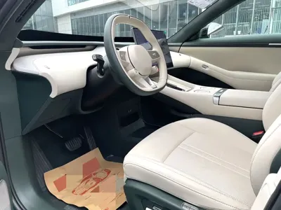 Xiaomi 小米YU7 2025, 10000 км, за 234000 CNY