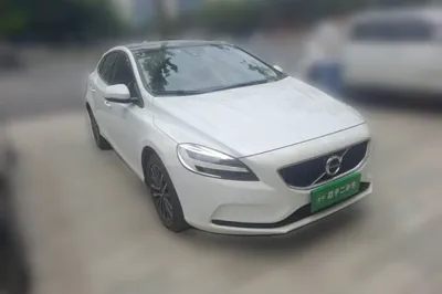 Volvo V40 2017, 92000 км, за 44941.37 CNY