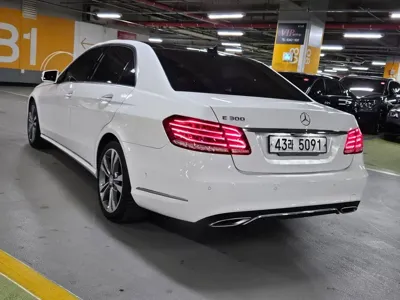 Mercedes-Benz E-Class 2014, 82000 км, за 10500000 KRW