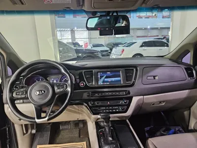 Kia Canival 2017, 170773 км, за 8600000 KRW - фото 10