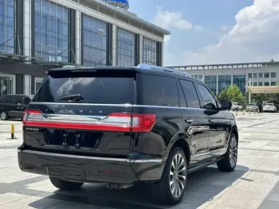 Lincoln Navigator 2019, 140000 км, за 318000 CNY
