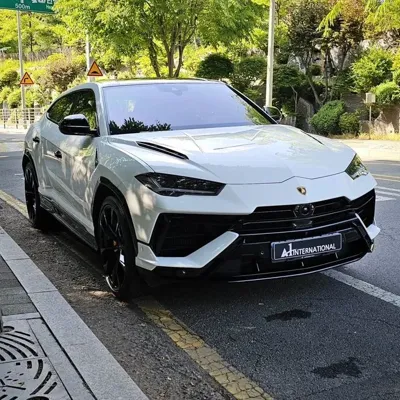 Lamborghini Urus 2023, 9300 км, за 340000000 KRW