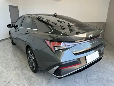 Hyundai Elantra 2024, 17000 км, за 99000 CNY