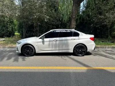 BMW 1 Series 2022, 22000 км, за 92000 CNY