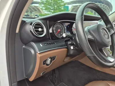 Mercedes-Benz E-Class 2018, 106858 км, за 19500000 KRW - фото 17