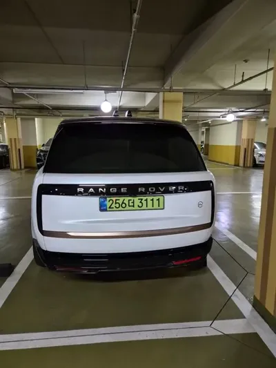Land Rover Range Rover 2024, 9000 км, за 291730000 KRW