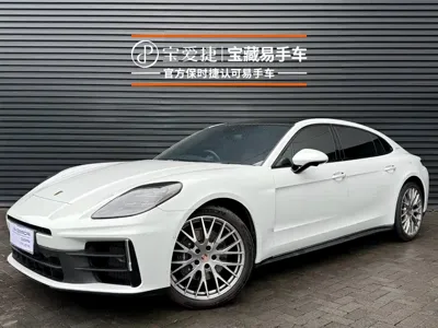Porsche Panamera · 2025 год