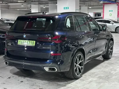 BMW X5 2025, 9821 км, за 106000000 KRW - фото 2