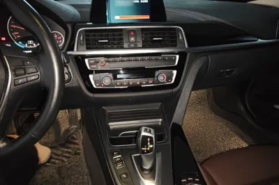 BMW 3 Series 2018, 50800 км, за 101996.73 CNY - фото 10