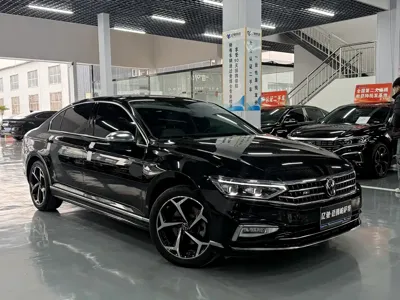 Volkswagen Magotan 2023, 36000 км, за 145800 CNY