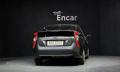 Toyota Prius 2017, 161292 км, за 11400000 KRW