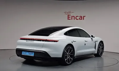 Porsche Taycan 2023, 23011 км, за 105000000 KRW