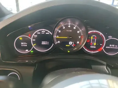 Porsche Cayenne Hybrid 2020, 95900 км, за 298000 CNY - фото 6