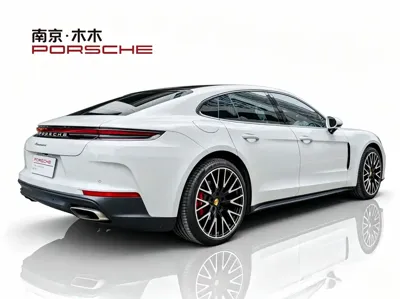 Porsche Panamera 2024, 15000 км, за 808000 CNY