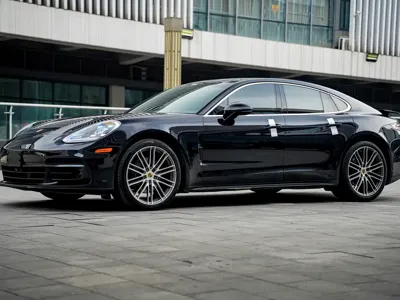 Porsche Panamera · 2017 год